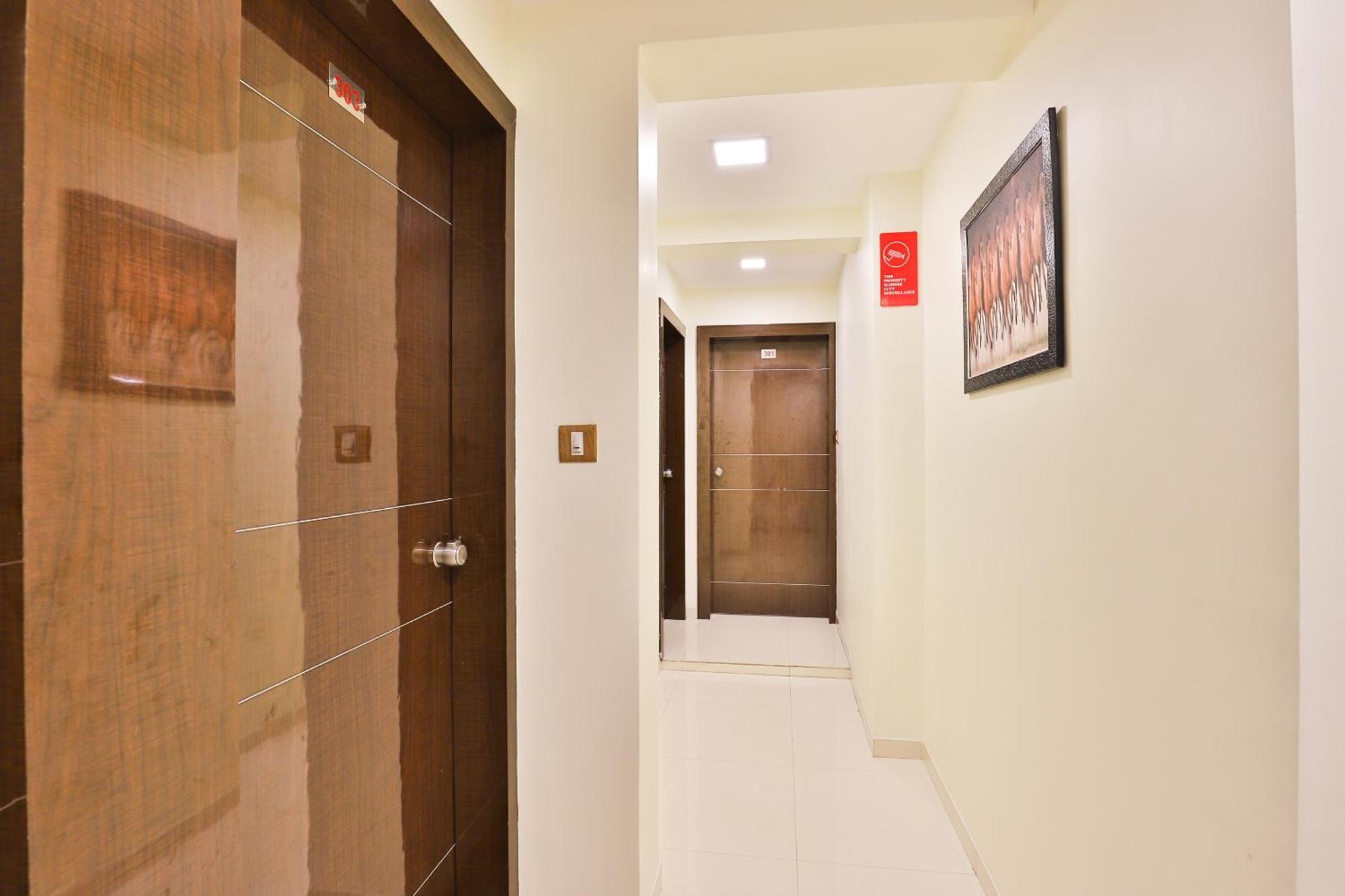 Hotel O Red Apple 阿穆达巴 外观 照片