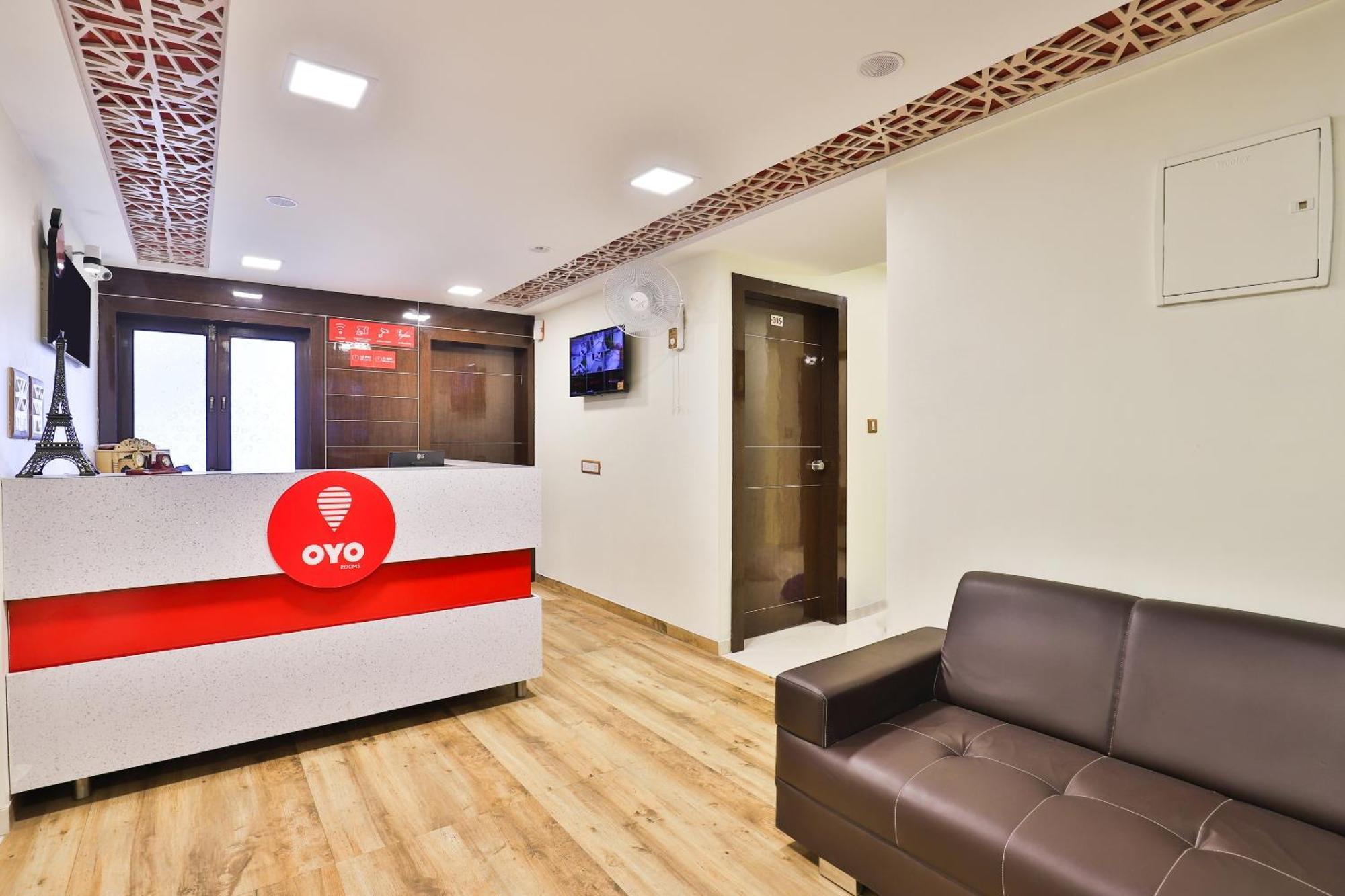 Hotel O Red Apple 阿穆达巴 外观 照片