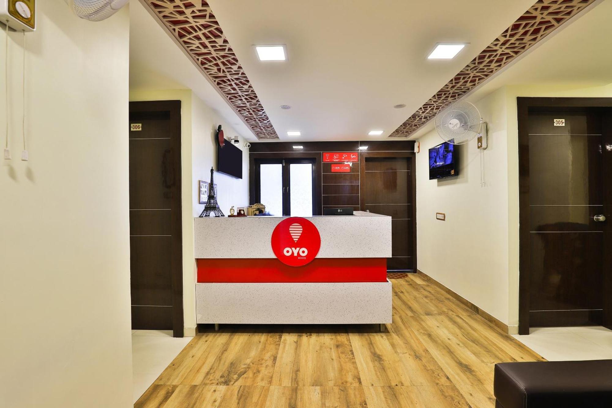 Hotel O Red Apple 阿穆达巴 外观 照片